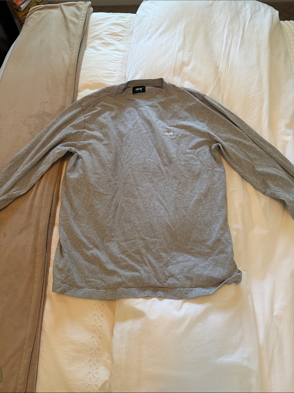 Stussy Men's Crewneck Sweater in Light Gray with Small Logo